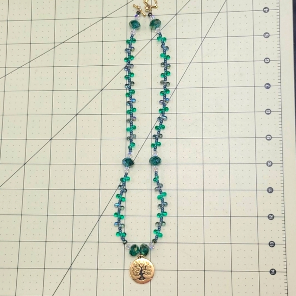 Tree of Life Pendant Green Glass Beaded Necklace - Picture 10 of 14